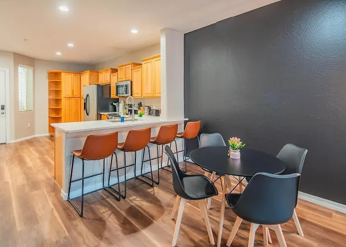 Inmense 2bd - Asu - Sloan Pk - Wd - Parking - Sleeps 8 Apartment *
